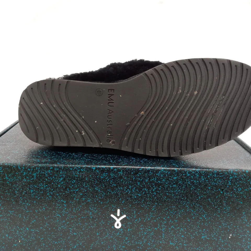 BOXED PAIR OF EMU AUSTRALIA NEST "JOLIE" SHEEPSKIN SLIPPERS - UK SIZE 6, BLACK