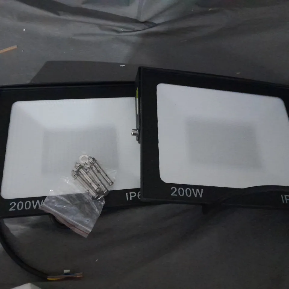 BOXED SET OF 2 FLOODLIGHTS 200W IP66 