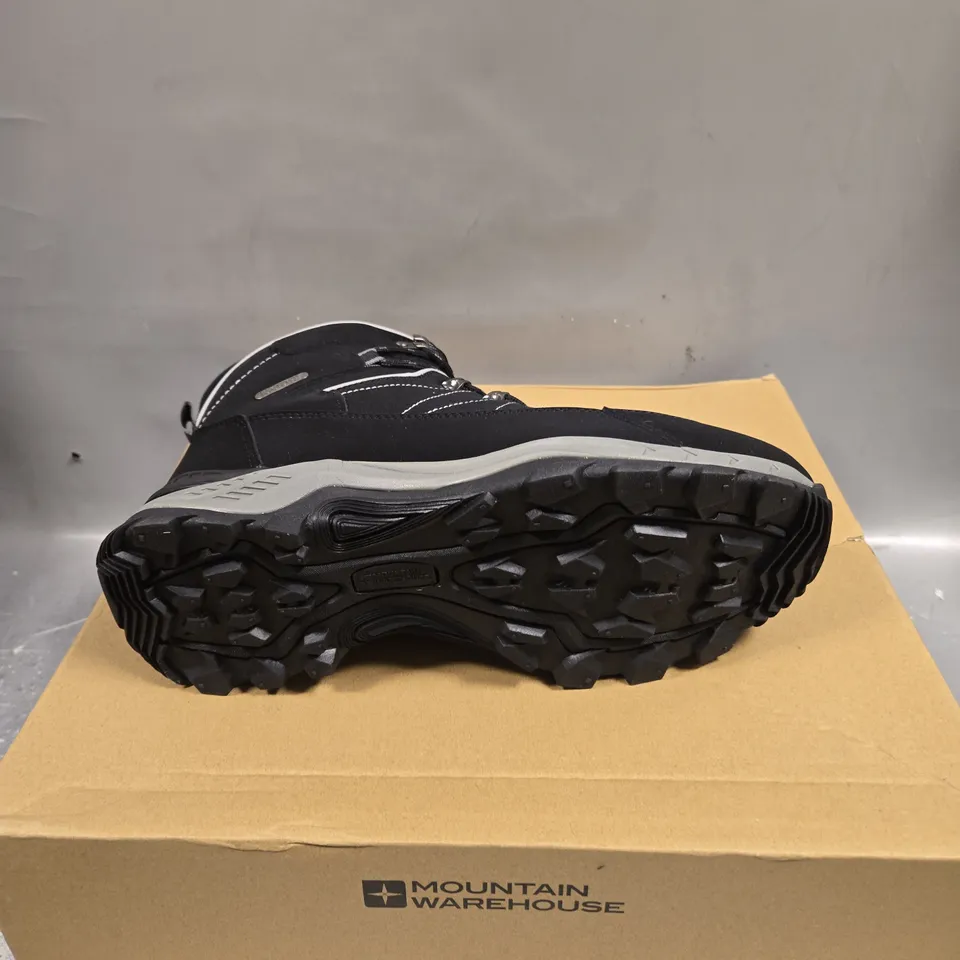 BOXED PAIR OF MOUNTAIN WAREHOUSE BOULDER WINTER TREKKER THERMAL BOOTS - 7