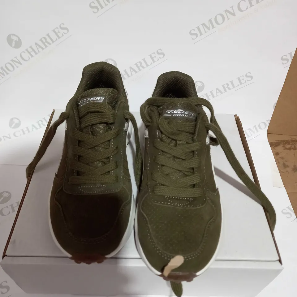 SKECHERS BOBS GOSAN THRILLIN THROWBACK SUEDE TRAINER GREEN - SIZE 3