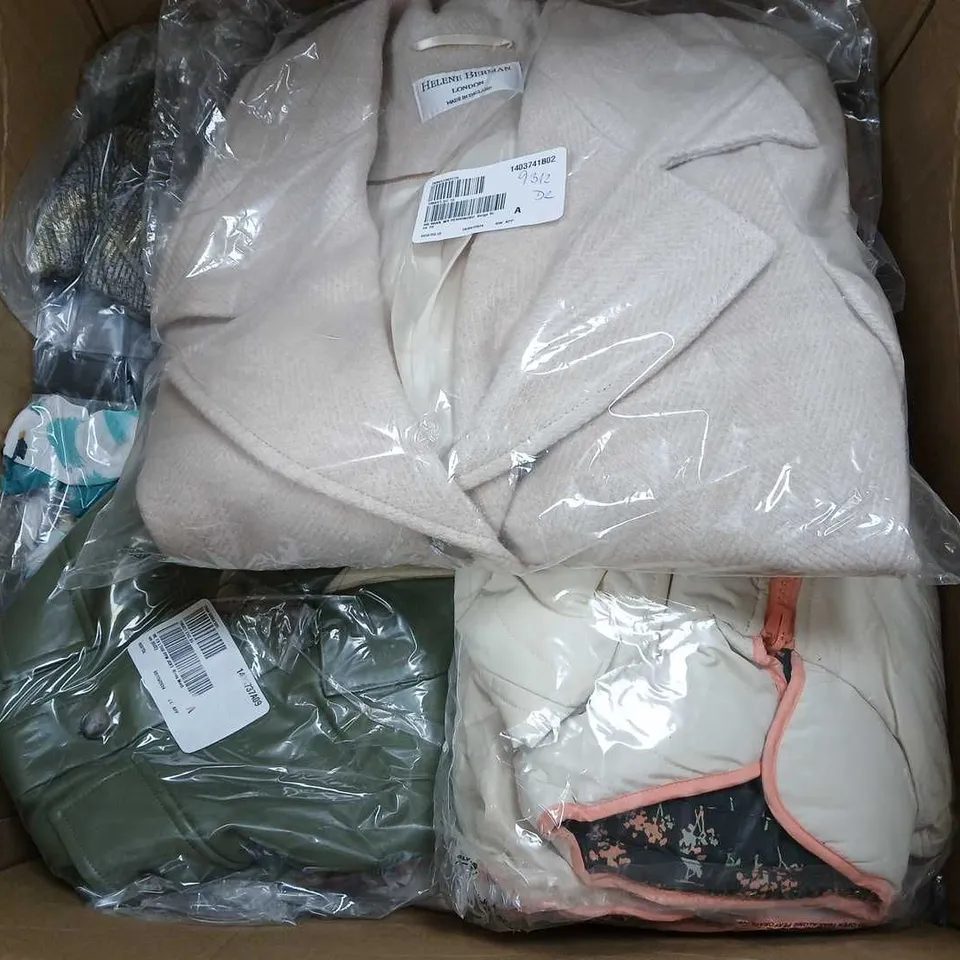 BOX OF APPROXIMATELY 10 ASSORTED CLOTHING ITEMS IN VARIOUS COLOURS & SIZES 