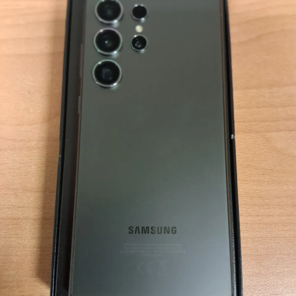 BOXED SAMSUNG GALAXY S24 12GB/256GB IN TITANIUM BLACK - SM-S928B