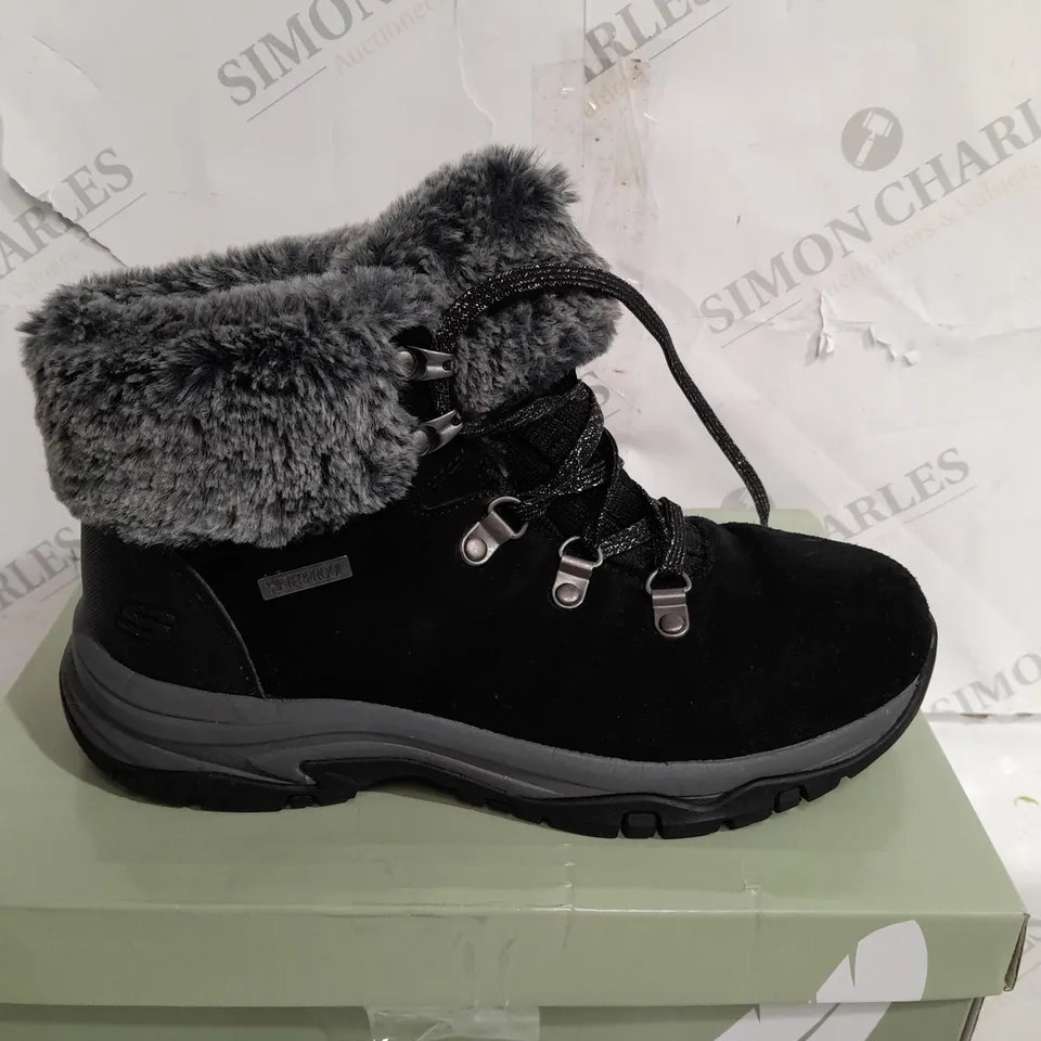 SKECHERS FAUX CUFF BOOTS, BLACK - SIZE 4