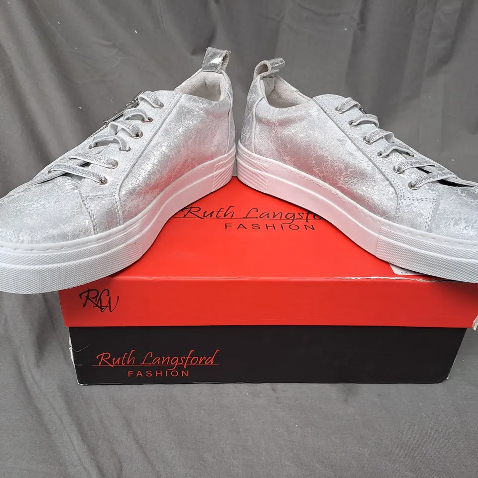 BOXED PAIR OF RUTH LANGSFORD ZIP DETAIL TRAINERS IN SILVER SIZE 8