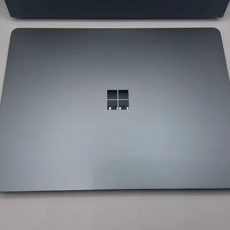 BOXED MICROSOFT SURFACE LAPTOPS 13"1ST EDITION 16GB/512GB IN OCEAN - 2095