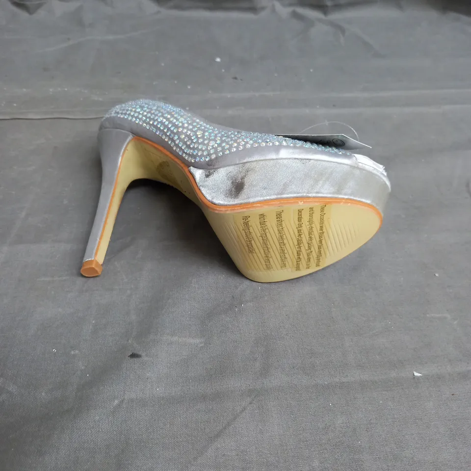 BOX OF 10 PAIRS OF CASANDRA OPEN TOE HIGH HEEL SHOES IN SILFER RHINESTONE - VARIOUS SIZES