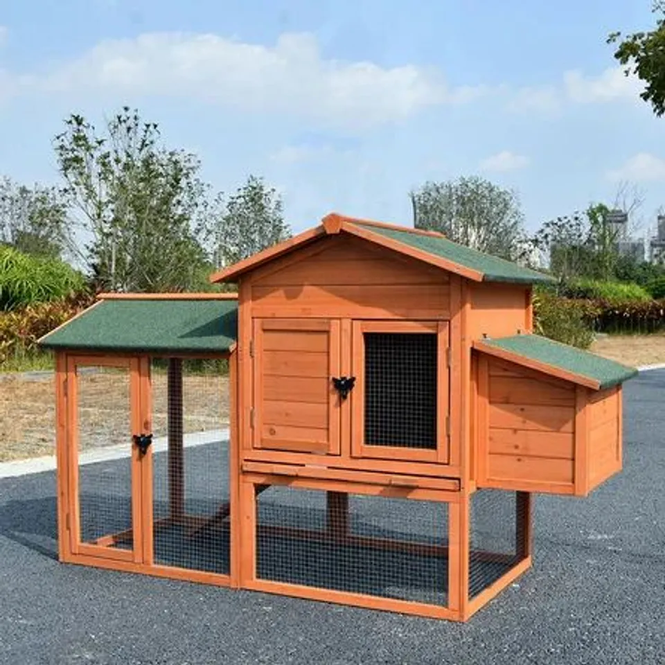 BOXED CHICKEN COOP WITH CHICKEN RUN FOR UP TO 5 CHICKENS