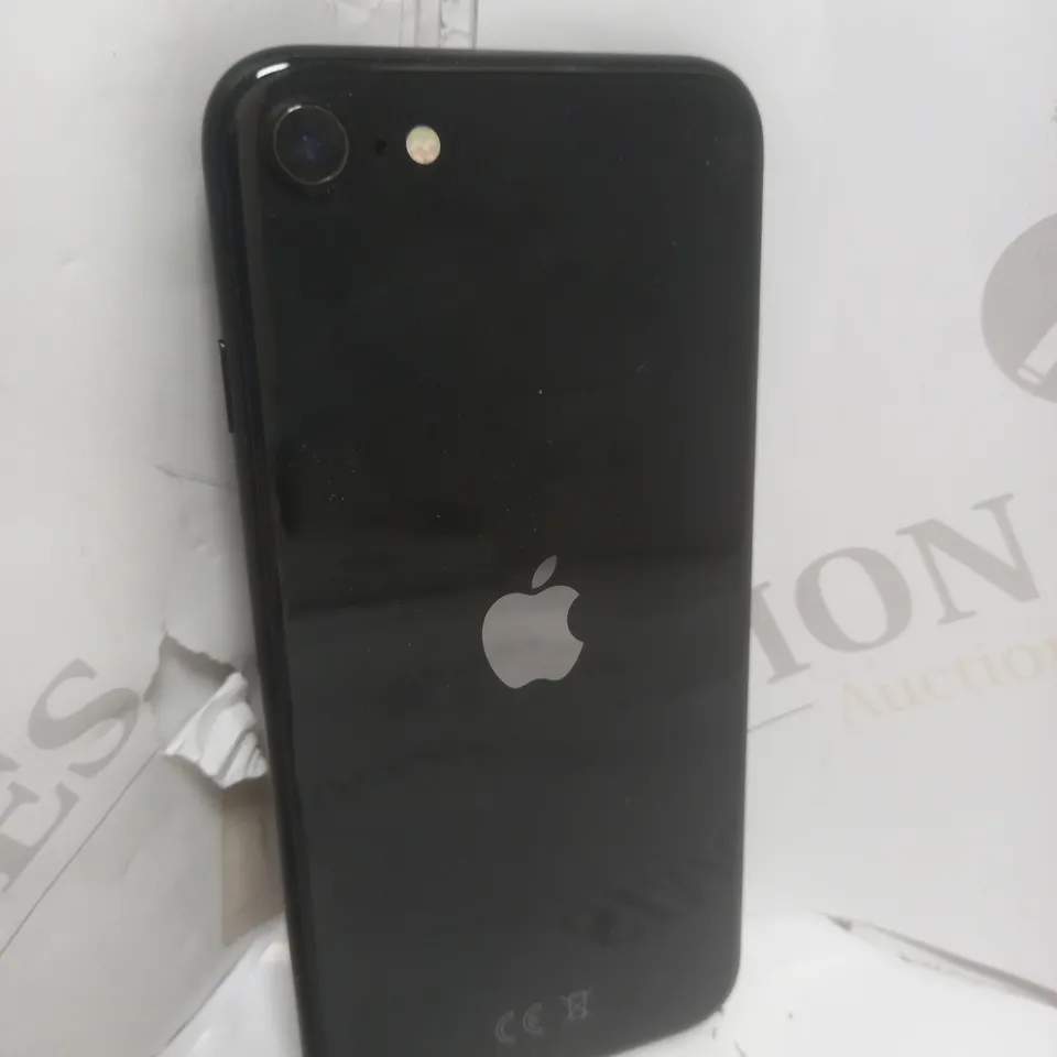 BOXED IPHONE SE SMARTPHONE IN BLACK 
