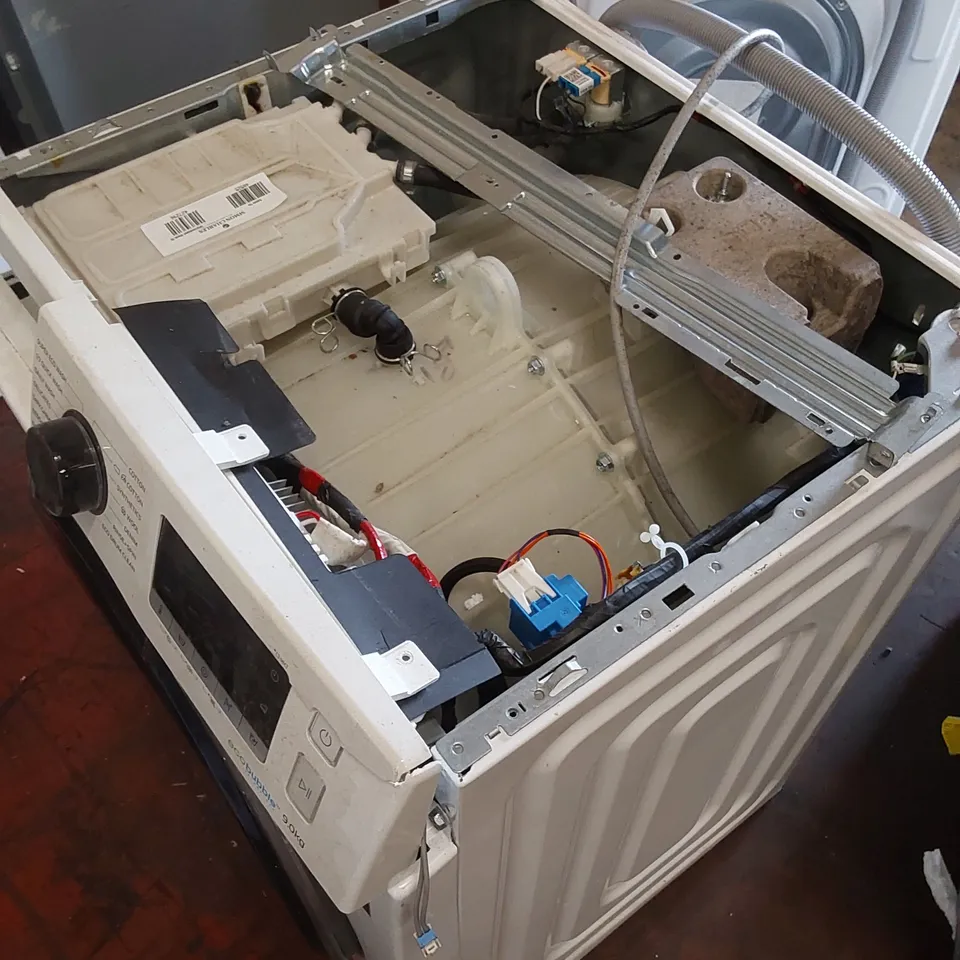SAMSUNG 9KG WASHING MACHINE- WHITE // DAMAGED