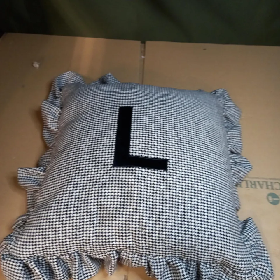 STUDIO RAFF BLACK/WHITE "L" PILLOW CUSHION 