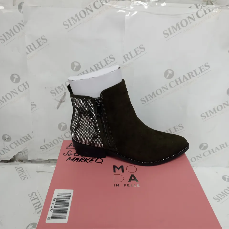 BOXED PAIR OF MODA IN PELLE KATREENA CRYSTAL ANKLE BOOT (KHAKI), SIZE 8 UK