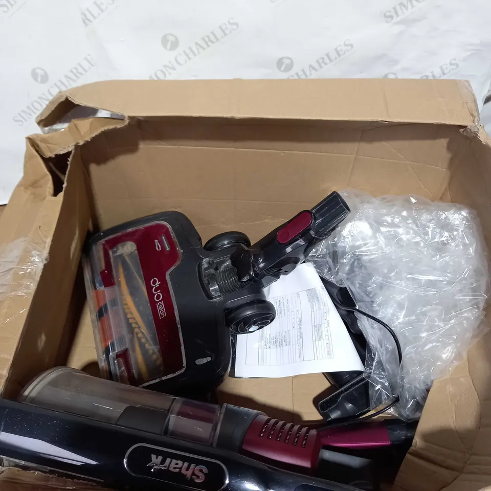 SHARK IZ251UKT ANTI HAIR WRAP VACUUM CLEANER 