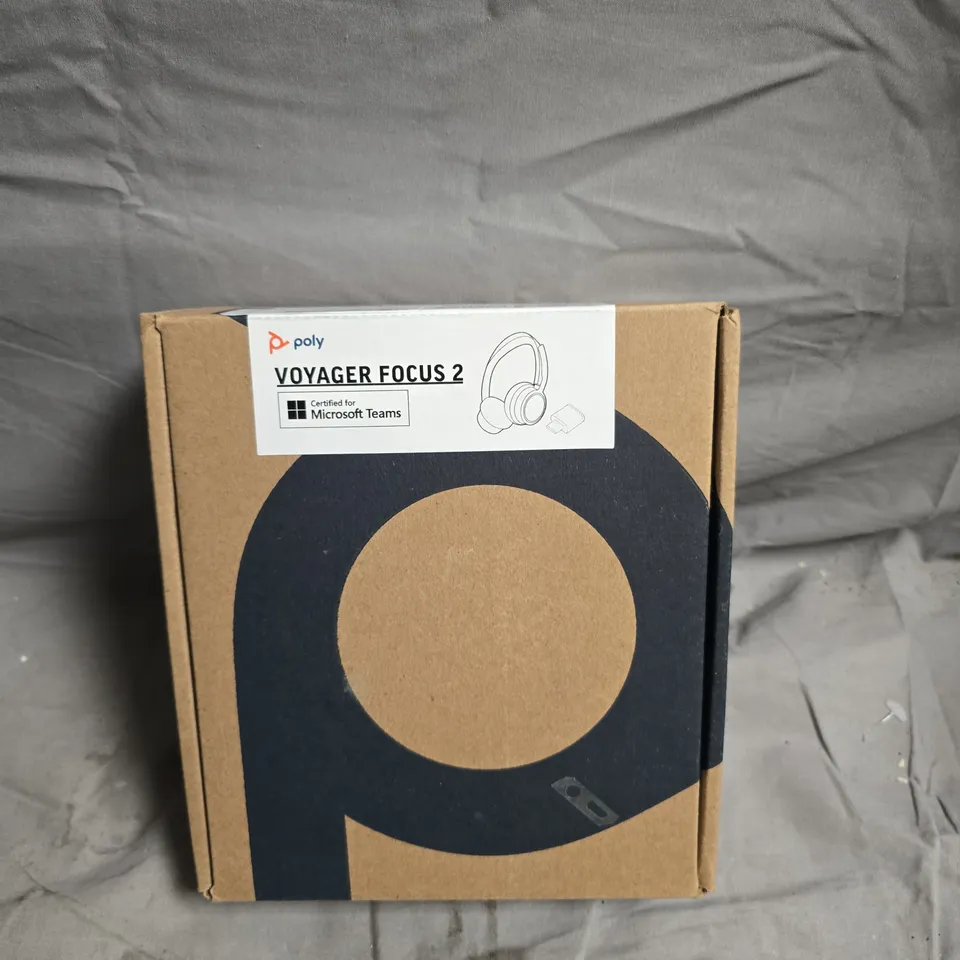 POLY VOYAGER FOCUS 2 WIRELESS HEADSET – BOXED