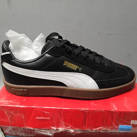 PUMA BLACK & WHITE TRAINERS - UK 8 