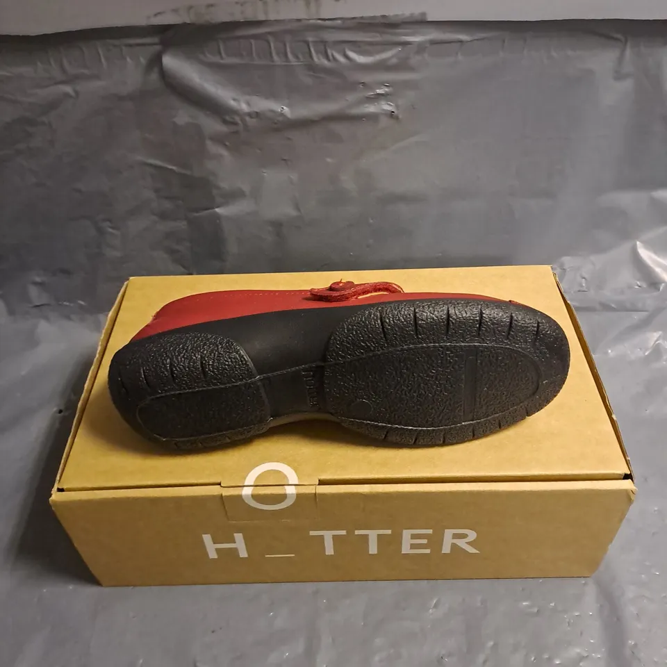 BOXED PAIR OF HOTTER NIRVANA SHOES IN SALSA SIZE UK 4