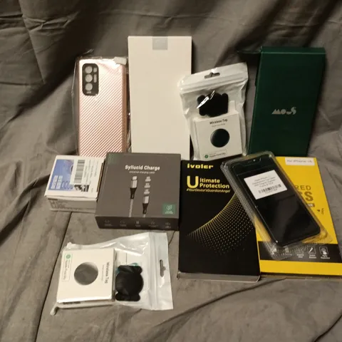 APPROXIMATELY 15 ASSORTED MOBILE PHONE ACCESSORIES TO INCLUDE CASES, WIRELESS TAGS, CABLES, ETC