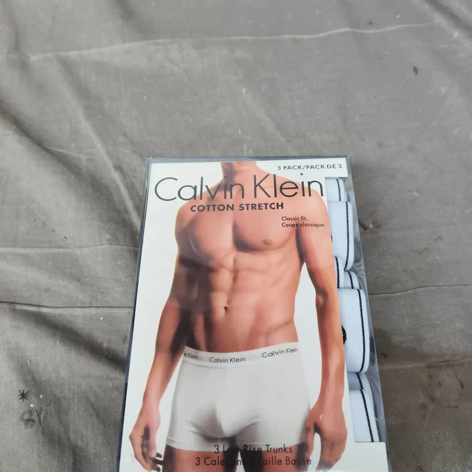 CALVIN KLEIN COTTON STRETCH MEN'S TRUNKS, 3 PACK, SIZE M (UK MEDIUM)
