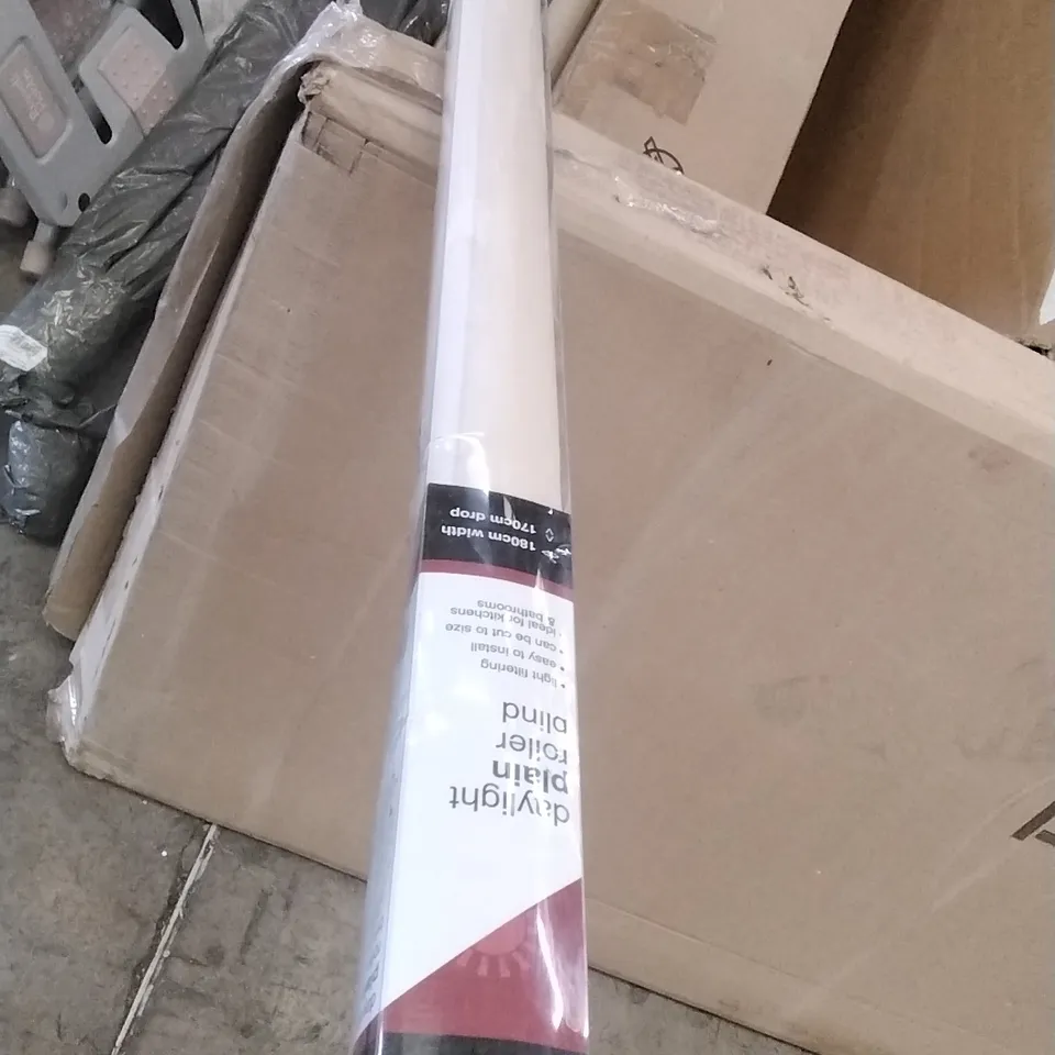 DAYLIGHT PLAIN ROLLER BLIND 180CM X 170CM