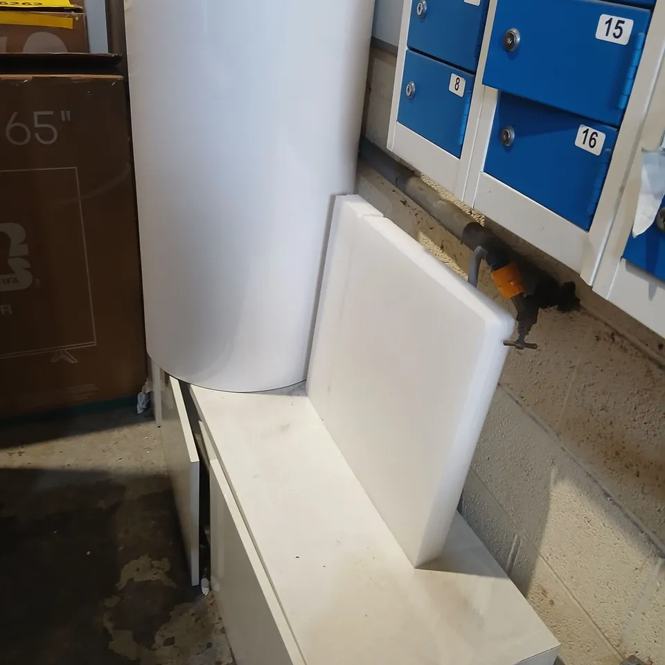 MOBILE CHARGING CABINET AND DISPLAY FURNITURE