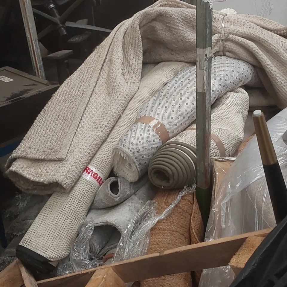 STILLAGE CONTAINING A VERY LARGE QUANTITY OF ASSORTED DESIGNER RUGS // STILLAGE NOT INCLUDED