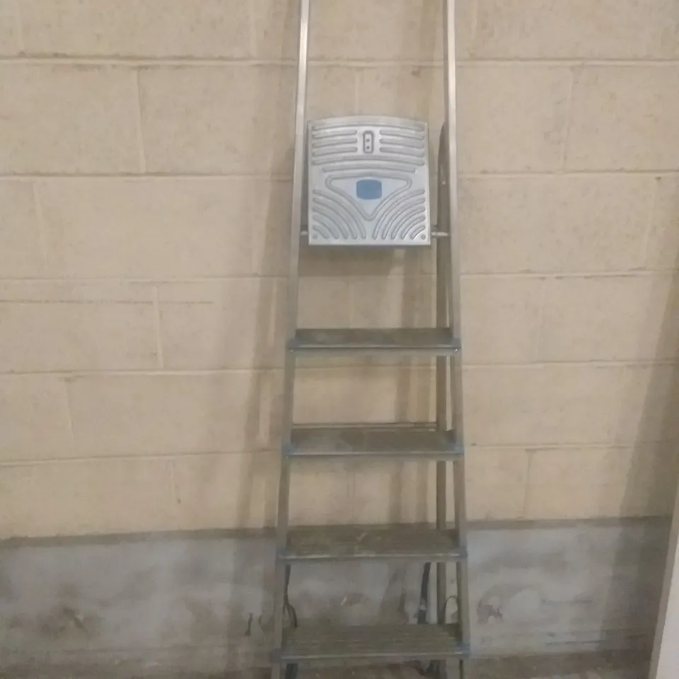MAC ALLISTER 6.9KG 6-STEP STEPLADDER 