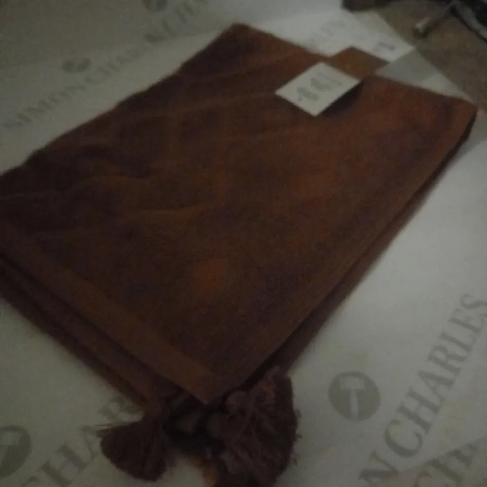 LOT OF 48 GUEST TOWELS 100% COTTON 40CM X 60CM