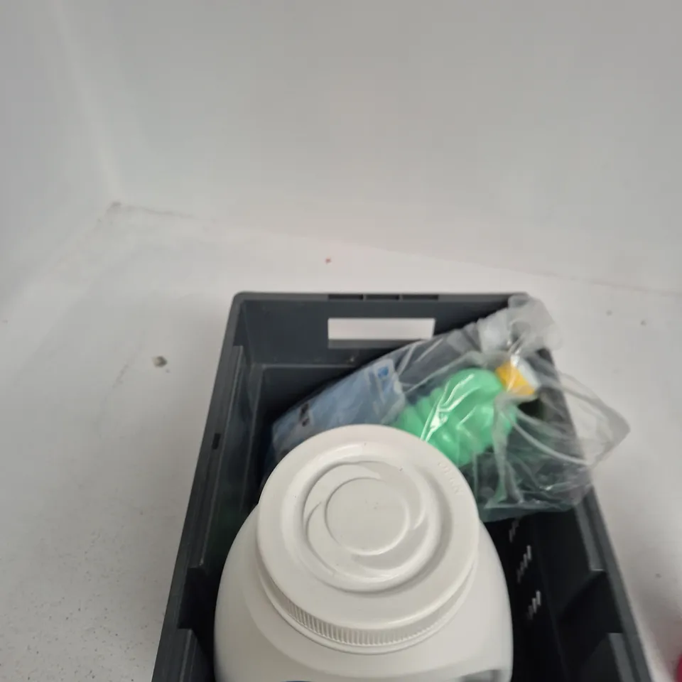 TOTE OF 4 ASSORTED LIQUID TO INCLUDE: ASEVI FLOOR CLEANER