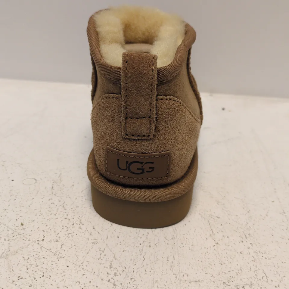 UGG BROWN SUEDE ANKLE BOOT WITH SHEARLING LINING (UK 4)