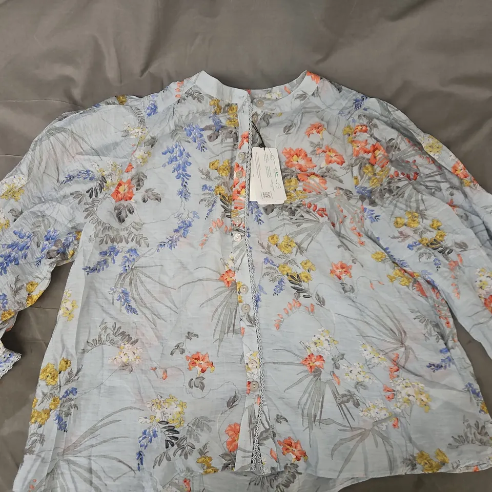 MONSOON BUTTON-UP BLOUSE IN PALE BLUE SIZE LARGE