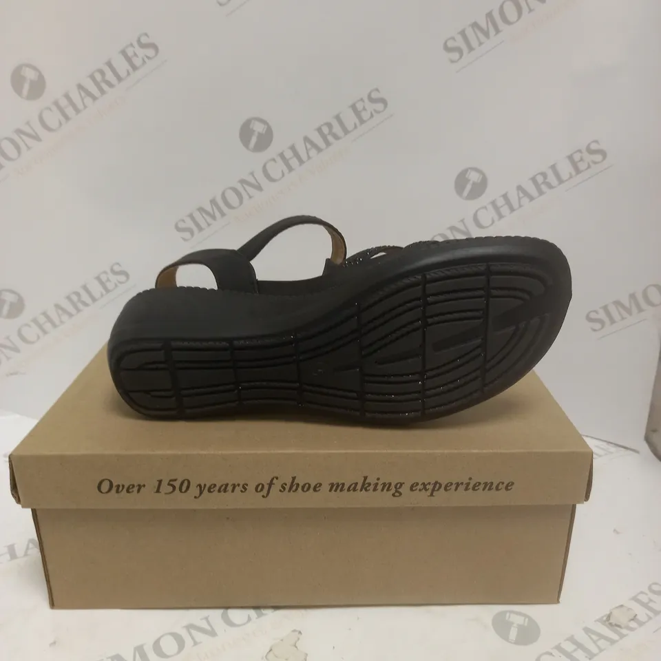 BOXED PAIR OF CUSHION WALK DIAMANTE TRIM SANDALS - SIZE 5