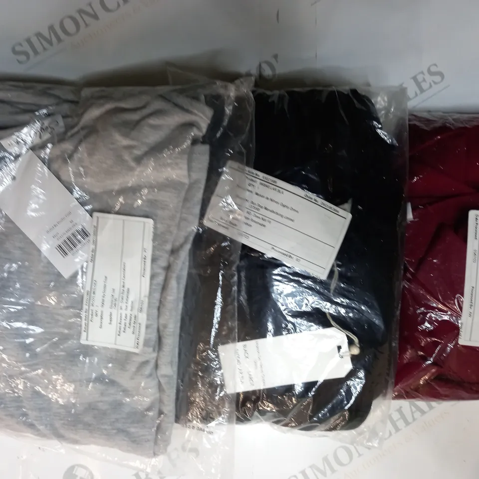 APPROXIMATELY 5 ASSORTED CLOTHING ITEMS IN VARIOUS STYLES AND SIZES