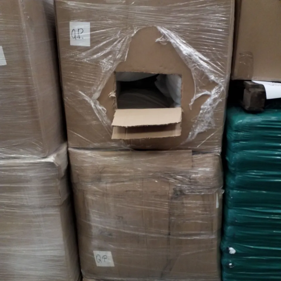 PALLET OF 2 BOXES EACH CONTAINING ASSORTED BEDDING 