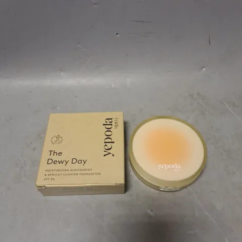 YEPODA THE DEWY DAY MOISTURIZING NIACINAMIDE & APRICOT CUSHION FOUNDATION SPF 30 14G