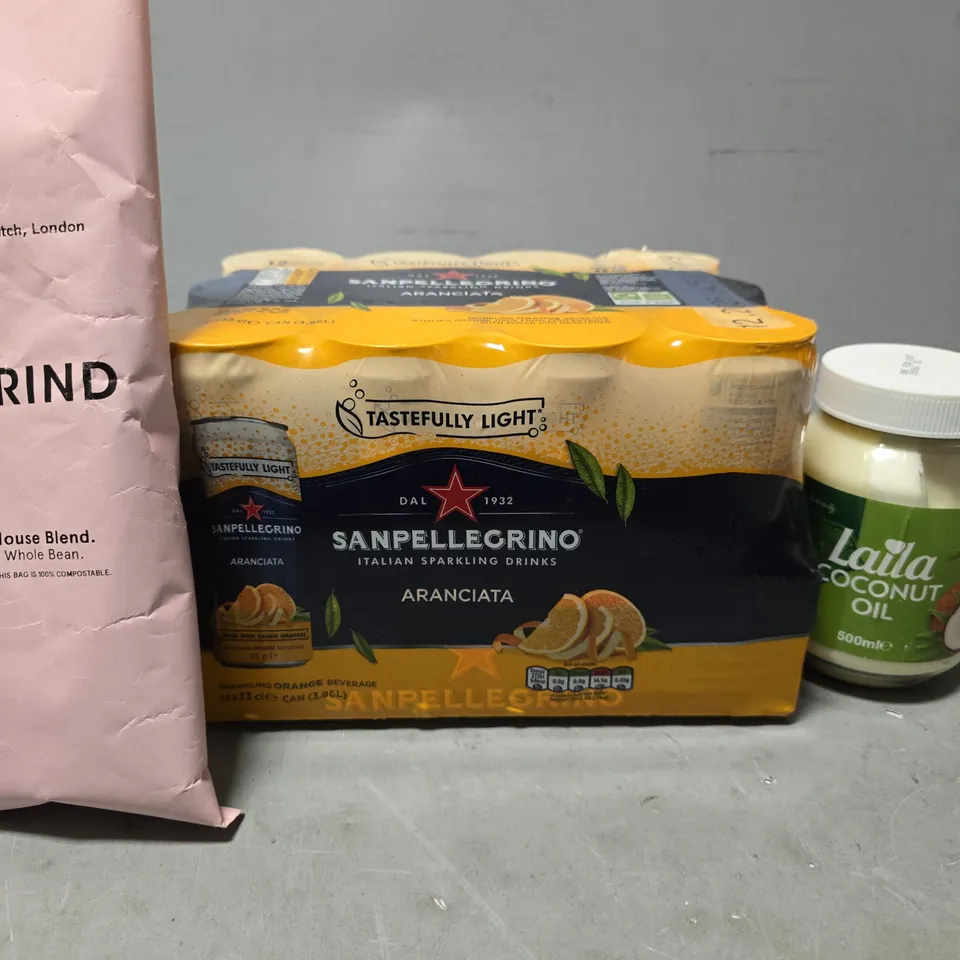 APPROXIMATELY 5 ASSORTED FOOD & DRINK ITEMS TO INCLUDE - SANPELLEGRINO ARANCIATA , GRIND HOUSE BLEND , LAILA COCONUT OIL ETC