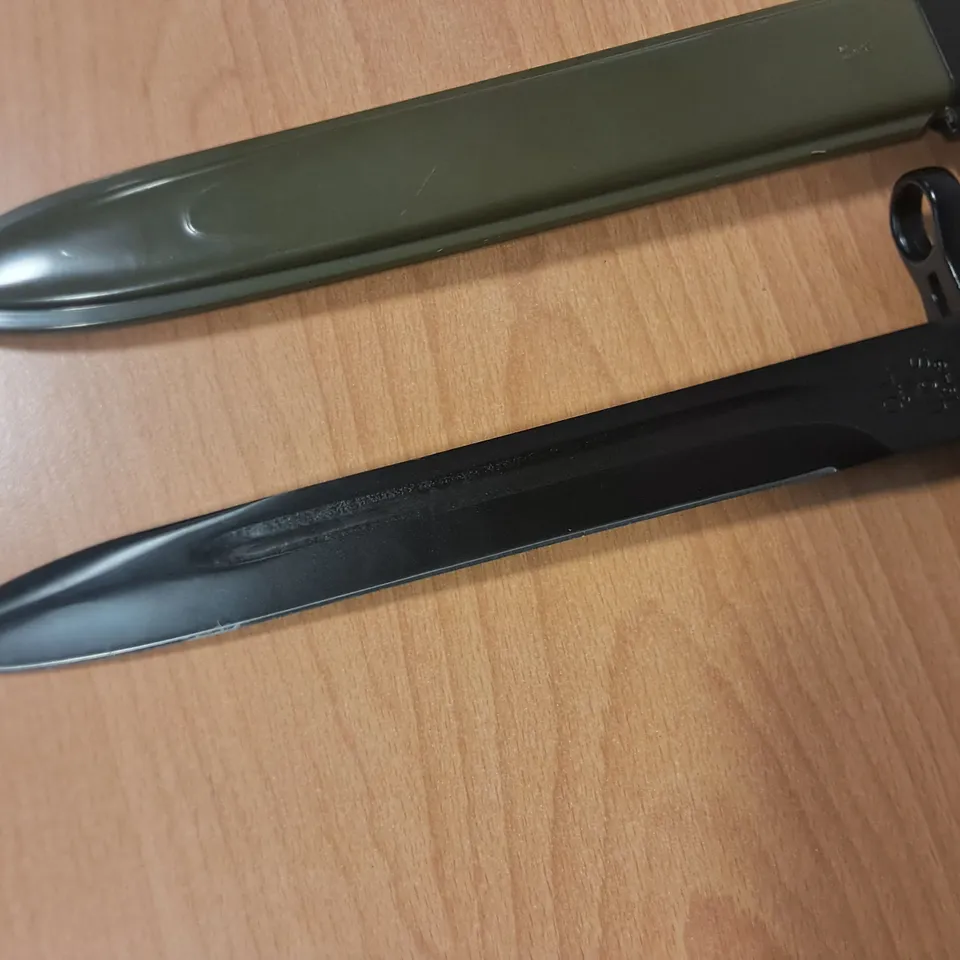 OL. US 1943 BAYONET WITH SHEATH