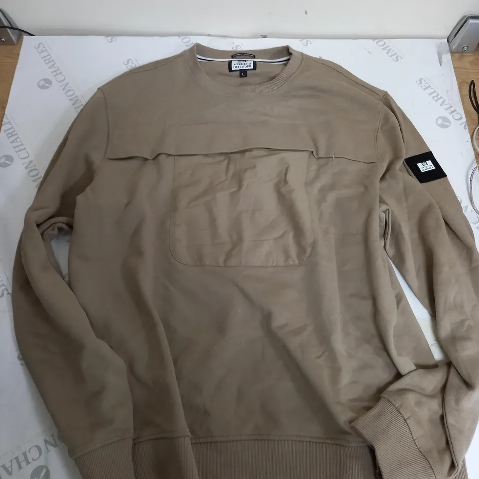 WEEKEND OFFENDER ROUDN NECK LONG SLEEVE JUMPER IN GREY/GREEN - LARGE