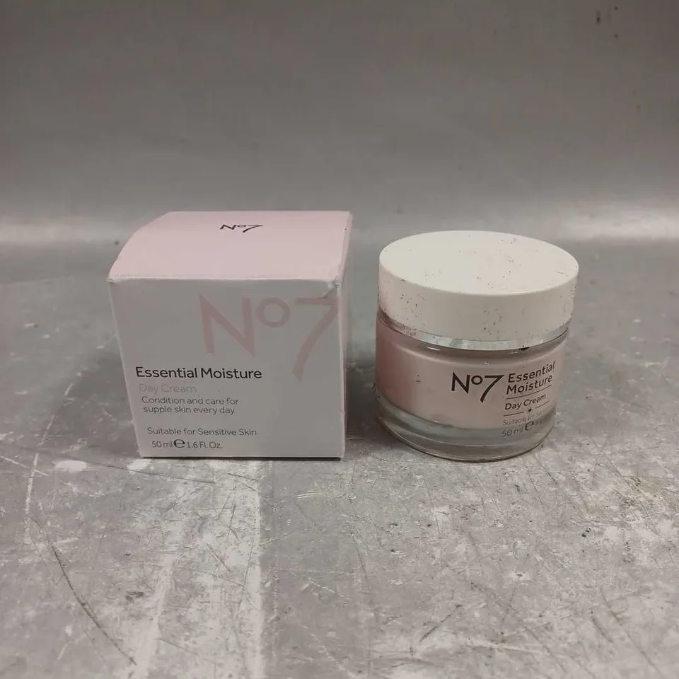 BOXED N07 ESSENTIAL MOISTURE DAY CREAM 50ML