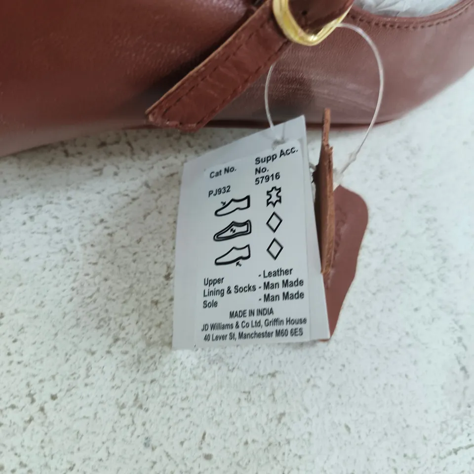 JD WILLIAMS WOMEN'S BROWN LEATHER MARY JANE SHOES WITH BUCKLE – UK 6