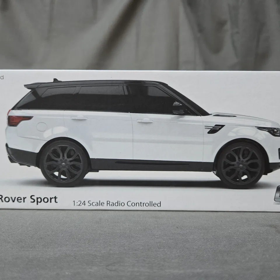 BOXED LAND ROVER RANGE ROVER SPORT 1:24 SCALE RADIO CONTROLLED CAR