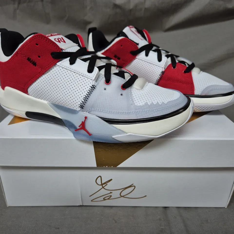 BOXED PAIR OF NIKE JORDAN ONE TAKE 5 SHOES IN WHITE/GREY/RED UK SIZE 8