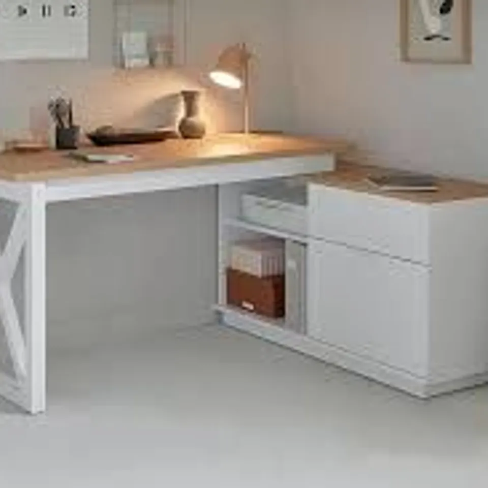 BOXED JAHNKE CHALET D 155 E OAK / WHITE DESK (1 BOX)