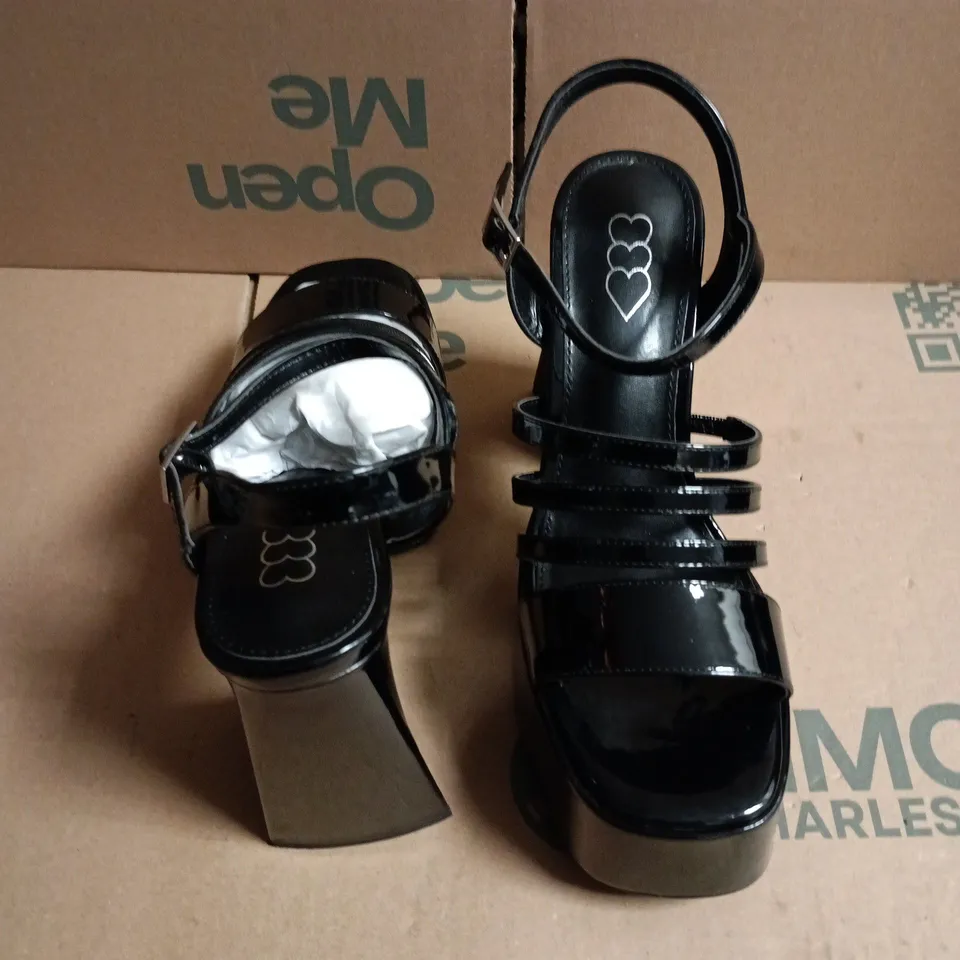 BOXED WOMEN'S BLACK PATENT LEATHER STRAPPY PLATFORM SANDALS - UK 6