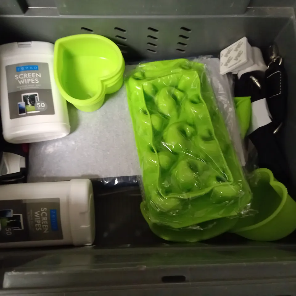 LOT OF ASSORTED HOUSEHOLD ITEMS TO INCLUDE WORK GLOVES, NOTEBOOK AND GUEST BOOK