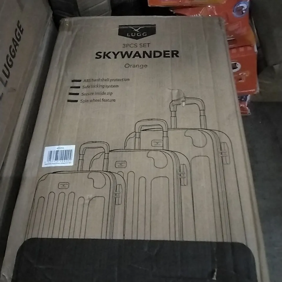 BOXED LUGG SKYWANDER HARDSHELL SUITCASE - ORANGE 