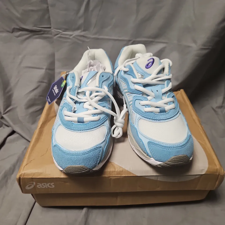 BOXED ASICS GEL-NYC SNEAKERS – BLUE/WHITE, UK 7 (US 8, EU 41.5) – MEN’S