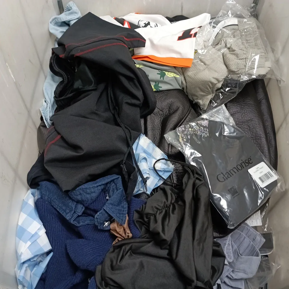CAGE OF ASSORTED CLOTHING ITEMS INCLUDING BOTH UNBAGGED AND BAGGED - VARIOUS SIZES