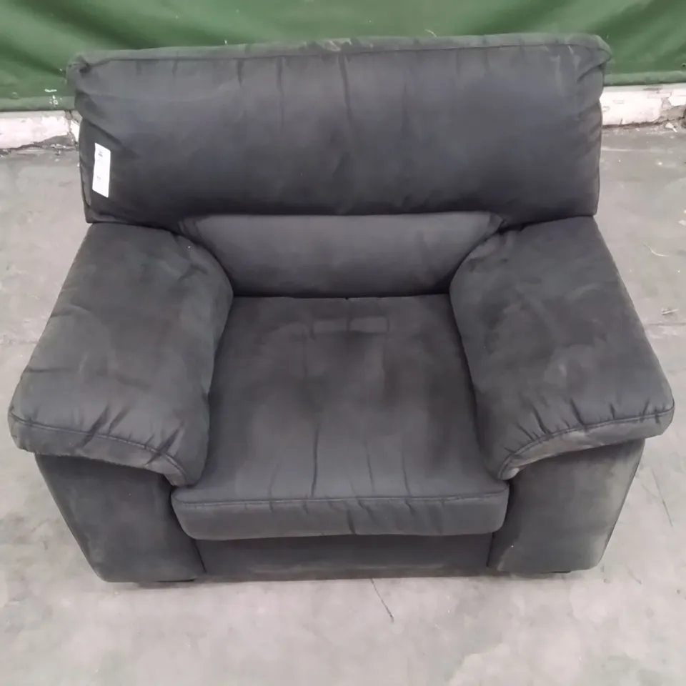 QUALITY DESIGNER BLACK FABRIC UPHOLSTERED ARMCHAIR