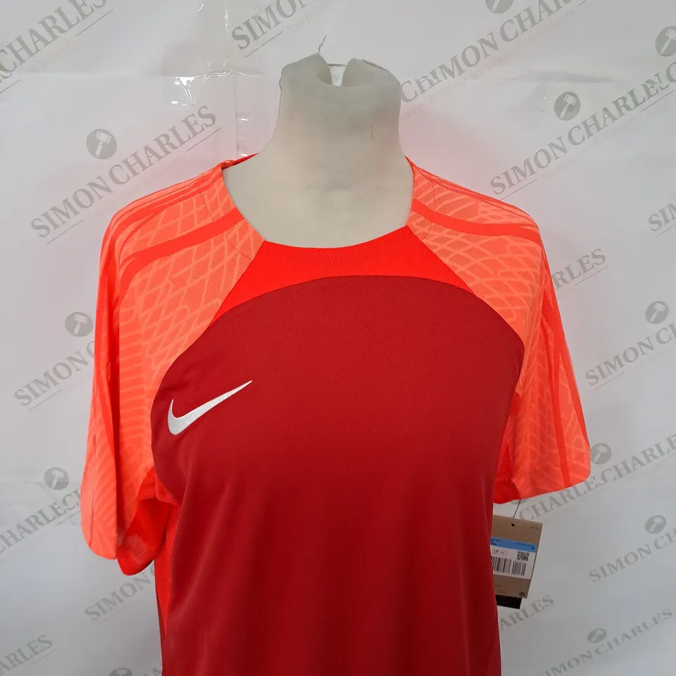 NIKE LOGO CASUAL T-SHIRT SIZE M