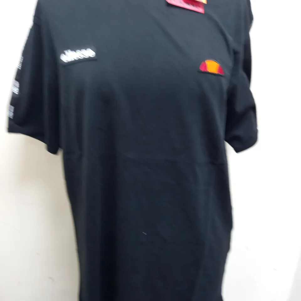 ELLESSE FEDORA T-SHIRT IN BLACK - SIZE LARGE 