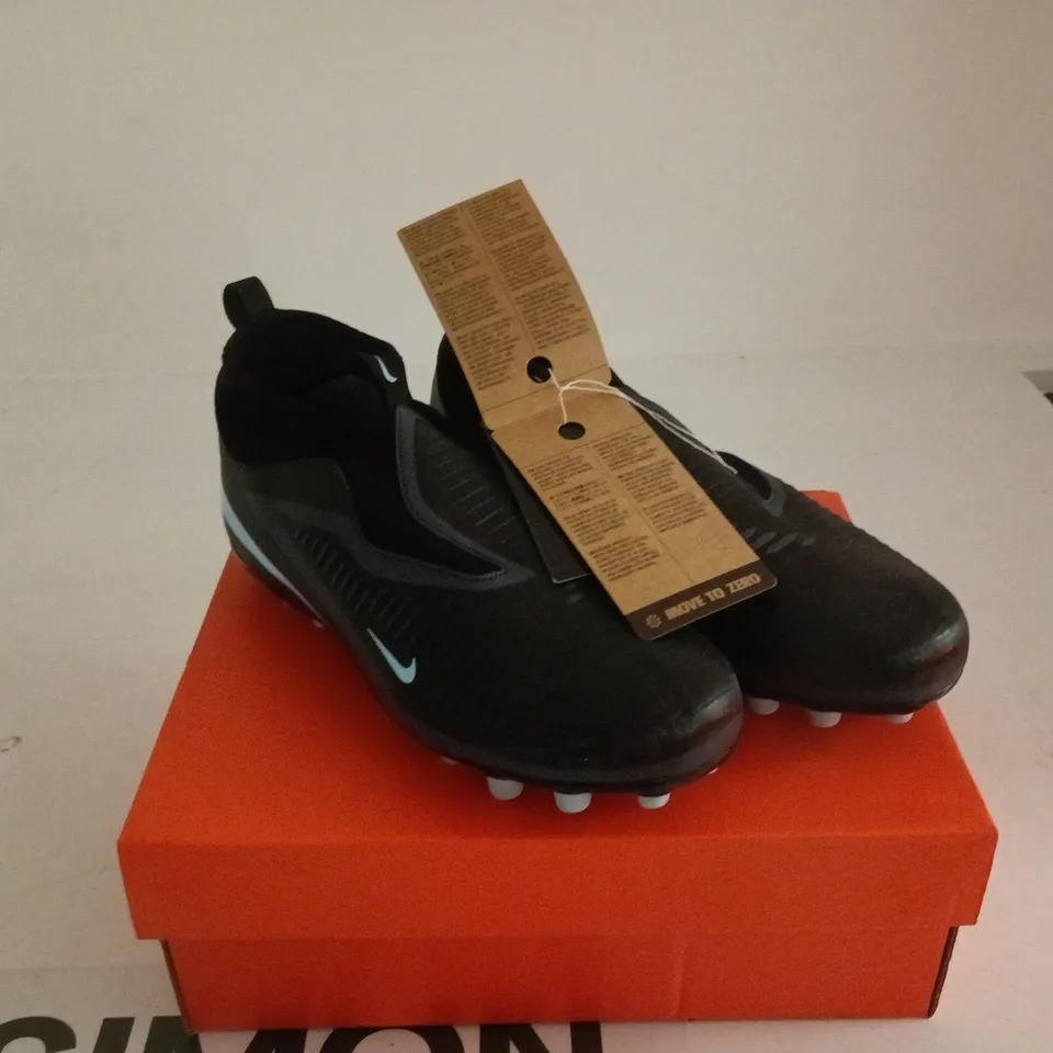 NIKE JUNIOR PHANTOM FOOTBALL BOOTS UK 5 KIDS BOXED